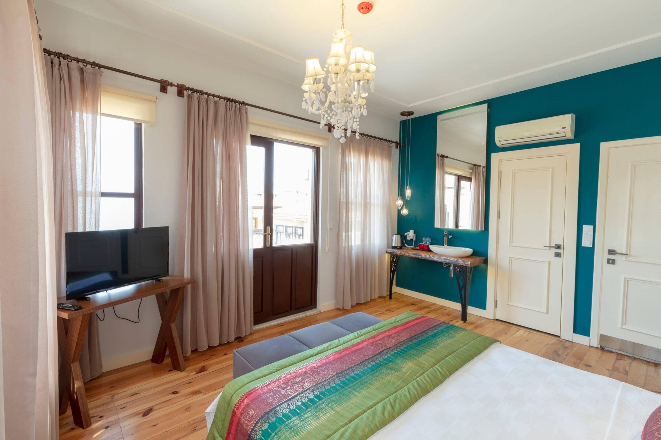 Mono Hotel Анталия Екстериор снимка