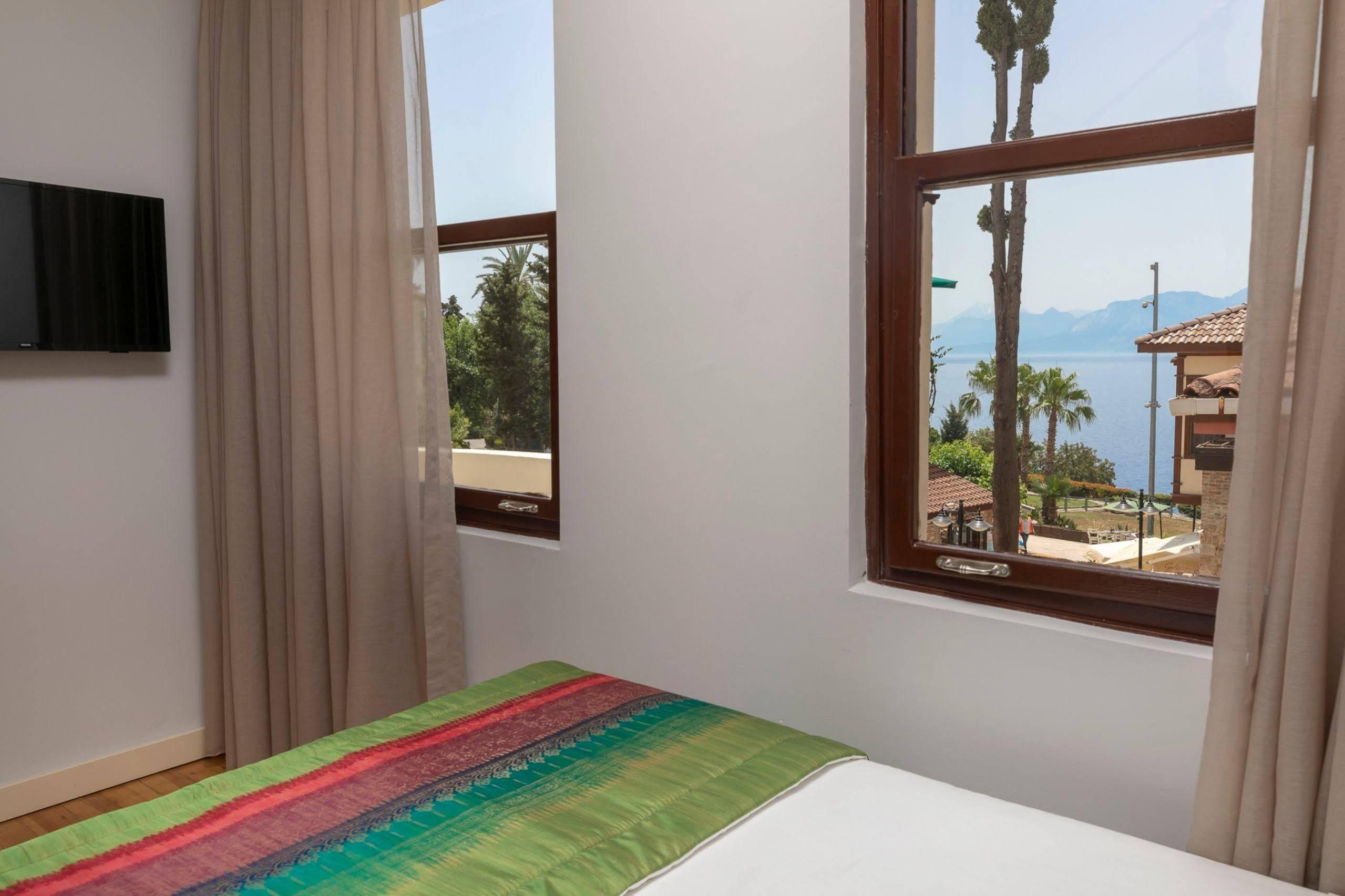 Mono Hotel Анталия Екстериор снимка